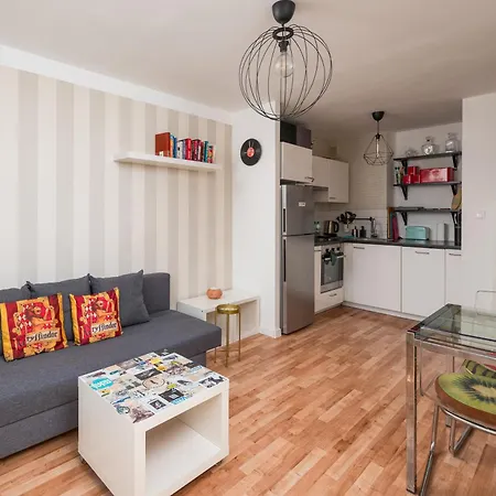 Apartman Rakowiec Homey By Bookinghost *